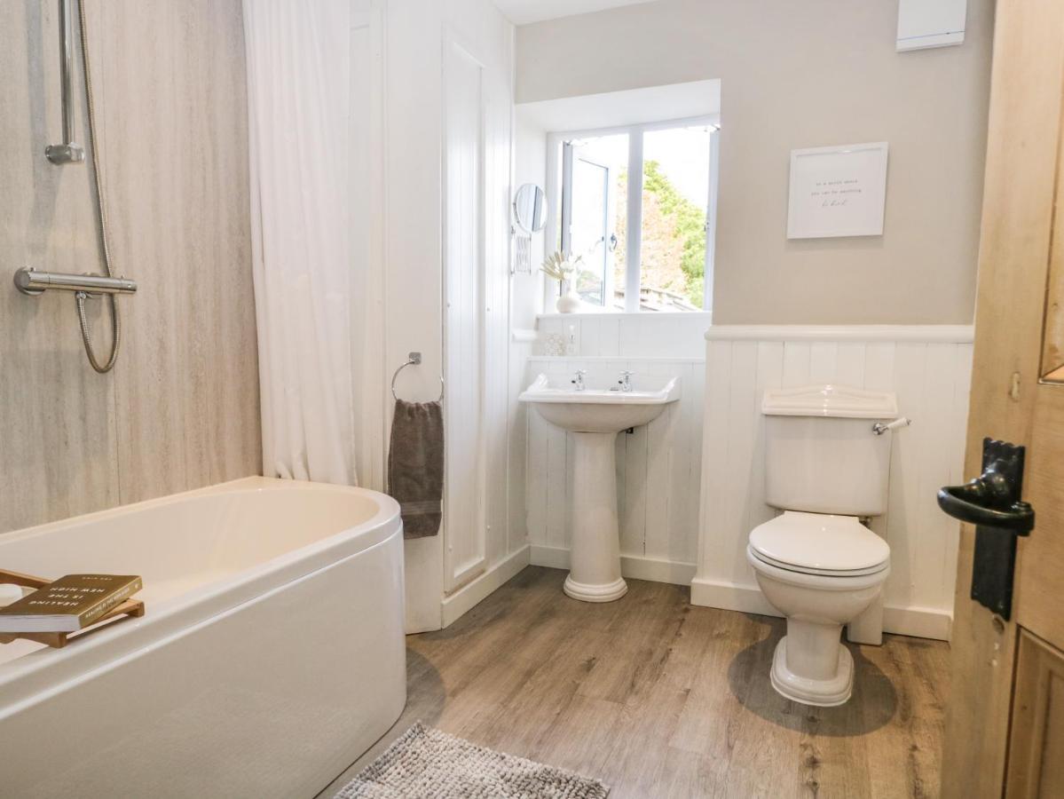 Sandacre Cottage Улверстон Экстерьер фото